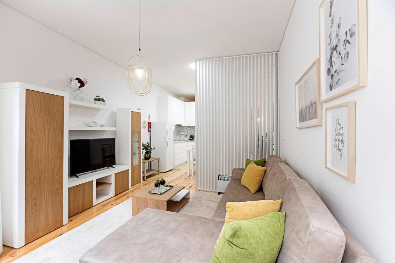 Loios 1Br Flat Downtown By Lovelystay ポルト エクステリア 写真