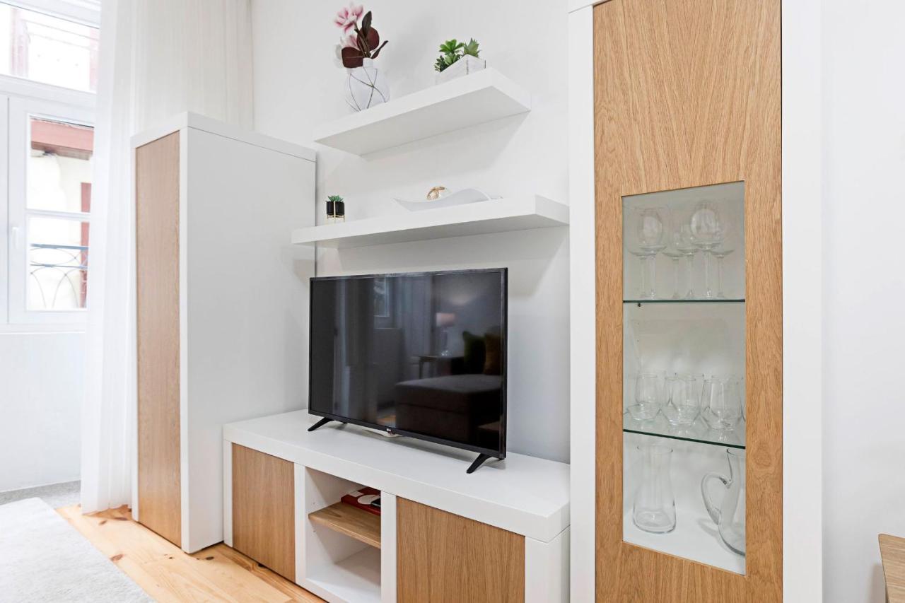 Loios 1Br Flat Downtown By Lovelystay ポルト エクステリア 写真