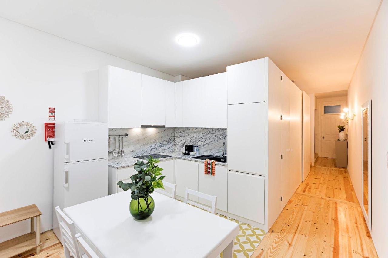 Loios 1Br Flat Downtown By Lovelystay ポルト エクステリア 写真
