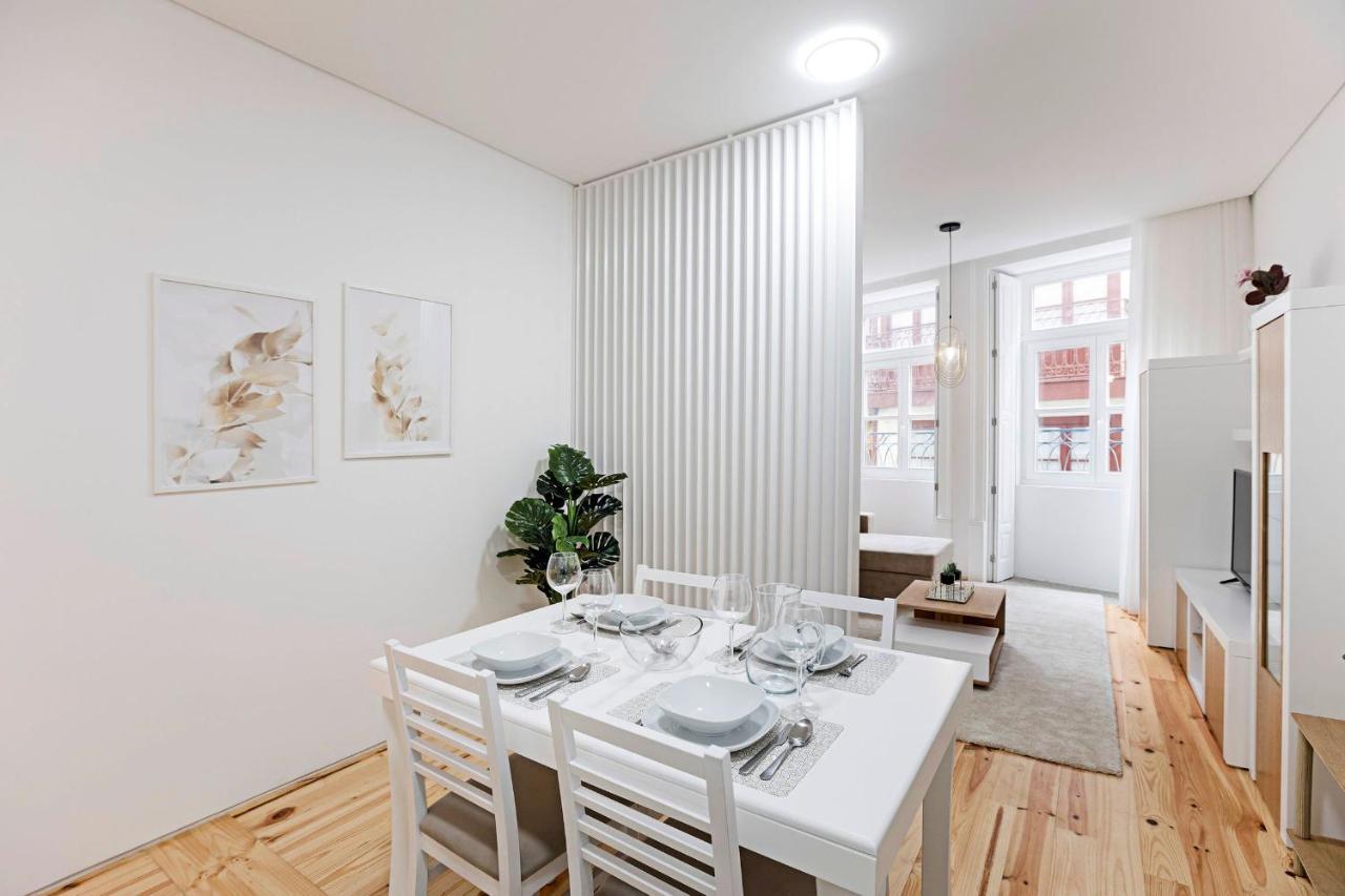 Loios 1Br Flat Downtown By Lovelystay ポルト エクステリア 写真